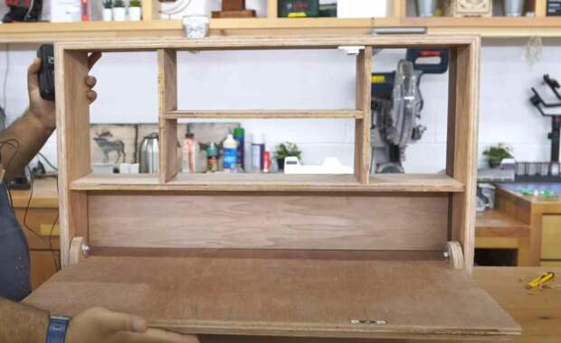 Шкафчик-трансформер с откидным столиком — занимает мало места и дешевле обычной мебели