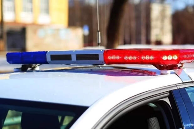 На улице Петербурга нашли мальчика с окровавленным лицом и в одной тапочке