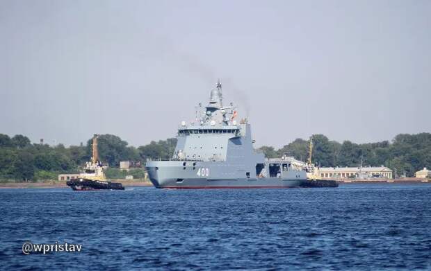 Головной боевой ледокол «Иван Папанин» проекта 23550 вышел на заводские ходовые