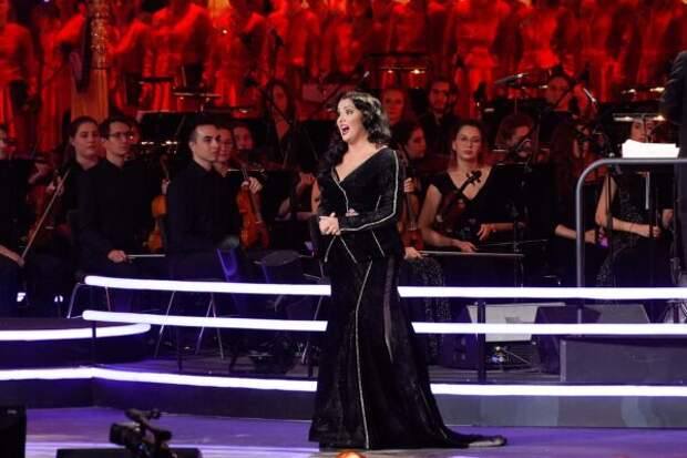 Оперная певица Анна Нетребко закрывает бизнес в России