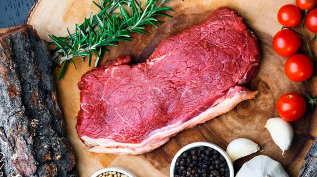 Как быстро и безопасно разморозить мясо без микроволновки