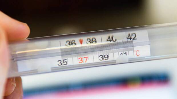 Инфекционист объяснил, почему опасно переносить грипп на ногах