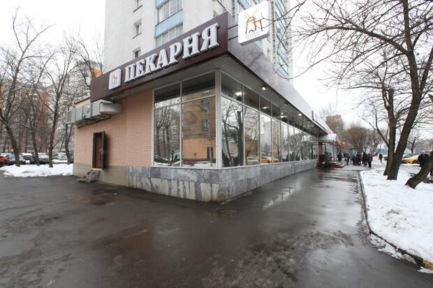 У магазина тоже должны убирать как следует/ Роман Балаев