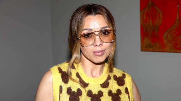 Бывший стилист Лерчек обвиняется в продаже поддельной сумки Hermes