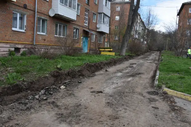 В Щекинском районе приступили к обновлению дворов в рамках нацпроекта