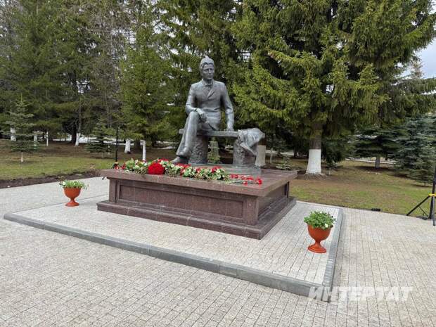 Рөстәм Миңнеханов мәдәният һәм сәнгать эшлеклеләренә: «Габдулла Тукай – безнең символ»