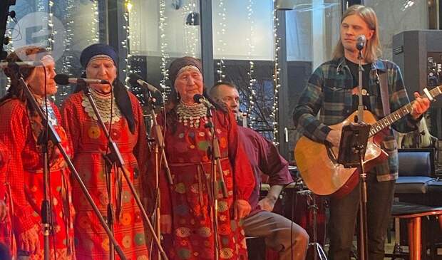 «Бабушки из Бураново» выступили на концерте Ильи Тишина в Ижевске