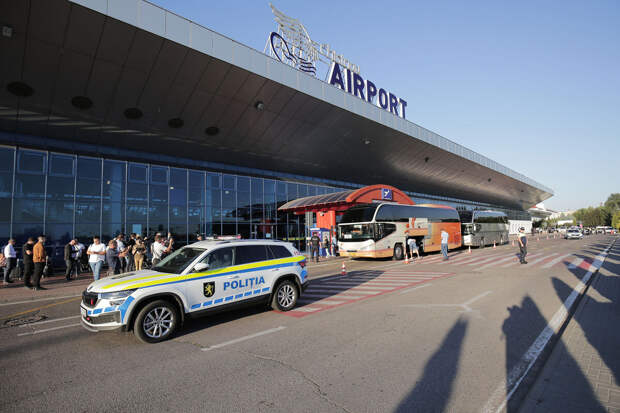 Шор заявил о проверках без оснований пассажиров из России в аэропорту Кишинева