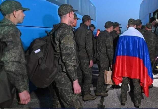 Двух астраханцев вернули на Родину из украинского плена
