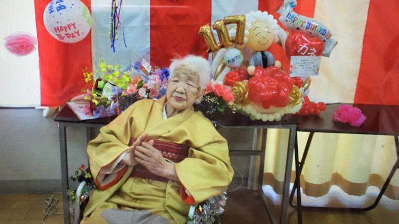 Не зря пенсионный возраст повысили: 118-летняя женщина понесёт Олимпийский огонь