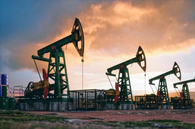 Цена нефти марки Brent превысила $72 за баррель впервые с июля 2025 года