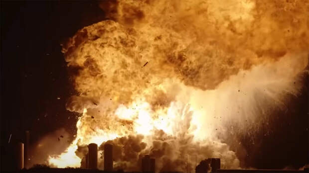 Иран атаковал стратегический НПЗ Израиля: в Хайфе огромный пожар и пропал свет (ФОТО, ВИДЕО)