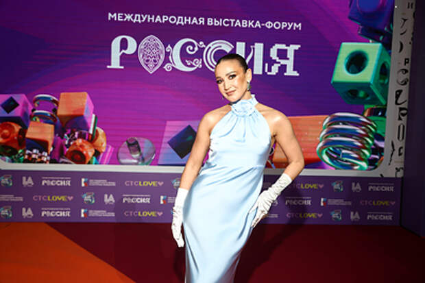 Ольга Бузова сыграла в Челябинске детскую классику