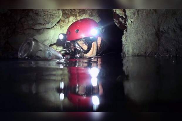 Что ученые нашли в пещере Мовиле, которая была изолирована в течение 5 миллионов лет