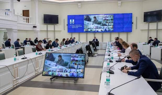 Глава Сахалинской области поставил вопросы работы торговых сетей на особый контроль