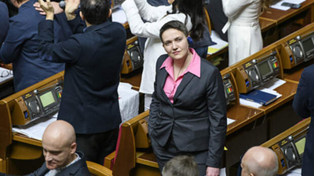 Почему сейчас эта мерзость право имеет раскачивать Украину?: Савченко сорвалась на крик в прямом эфире