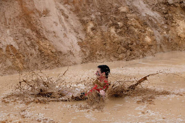 Сумасшедшие грязевые гонки в Испании