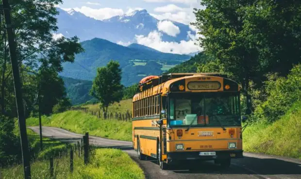Автобус, переделанный супружеской парой Valerie Cook и Tim Boffe. Автобус, переделанный супружеской парой Valerie Cook и Tim Boffe.