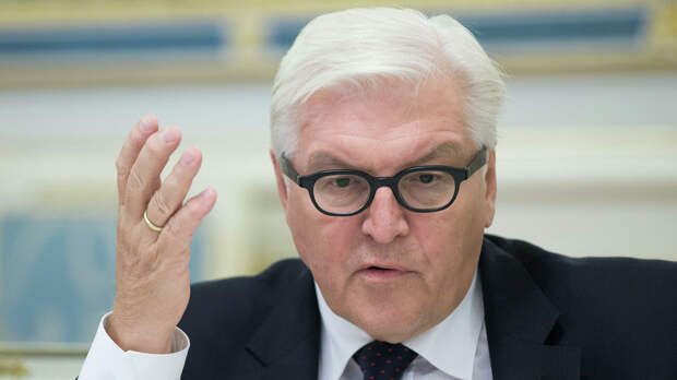 Президент Германии призвал сограждан прививаться против коронавируса 
