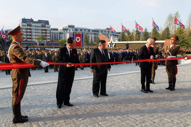 Андрей Белоусов открыл в Пхеньяне музейно-мемориальный комплекс в честь корейских героев