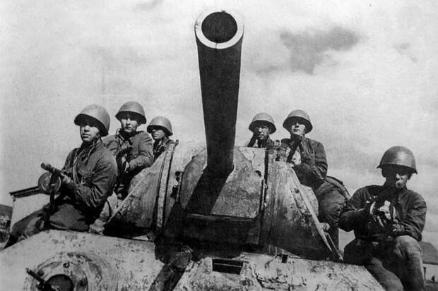 Зачем Жуков затеял наступление под Ржевим летом 1942. Правы ли критики маршала