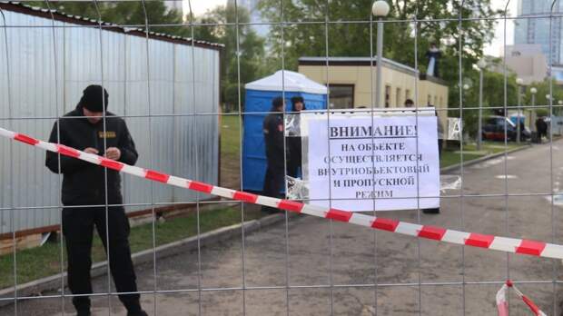 В Екатеринбурге приступили к разбору конструкций на месте возведения храма