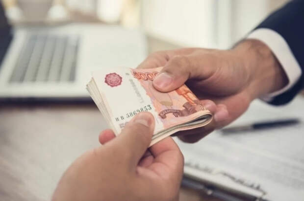 Юрист Русяев объяснил, когда работник вправе требовать доплату