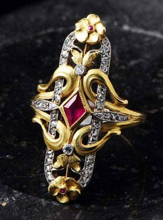 France, circa 1900, Art Nouveau ruby, diamond and gold ring