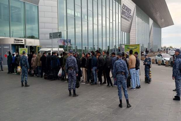 Более 50 опасных мигрантов выслали за пределы России из Новосибирска за неделю