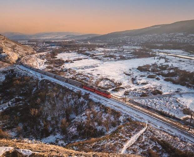 В новогодние праздники поезда перевезут в Крым и обратно 305 тыс. пассажиров