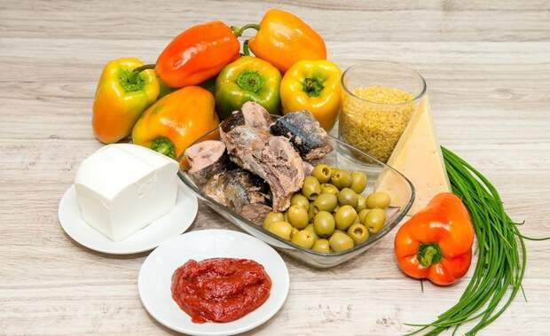 Фаршированный перец тунцом и помидорами. \ Фото: diets.ru.