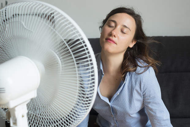 Фото №1 - Правила безопасного сна в жару с включенным вентилятором