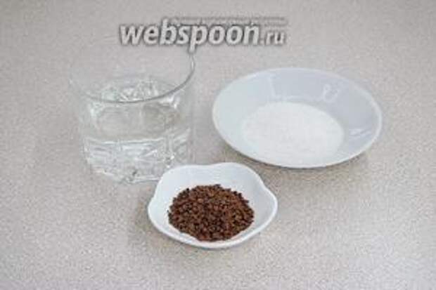 Для приготовления сиропа нужно взять растворимый кофе, воду и сахар.