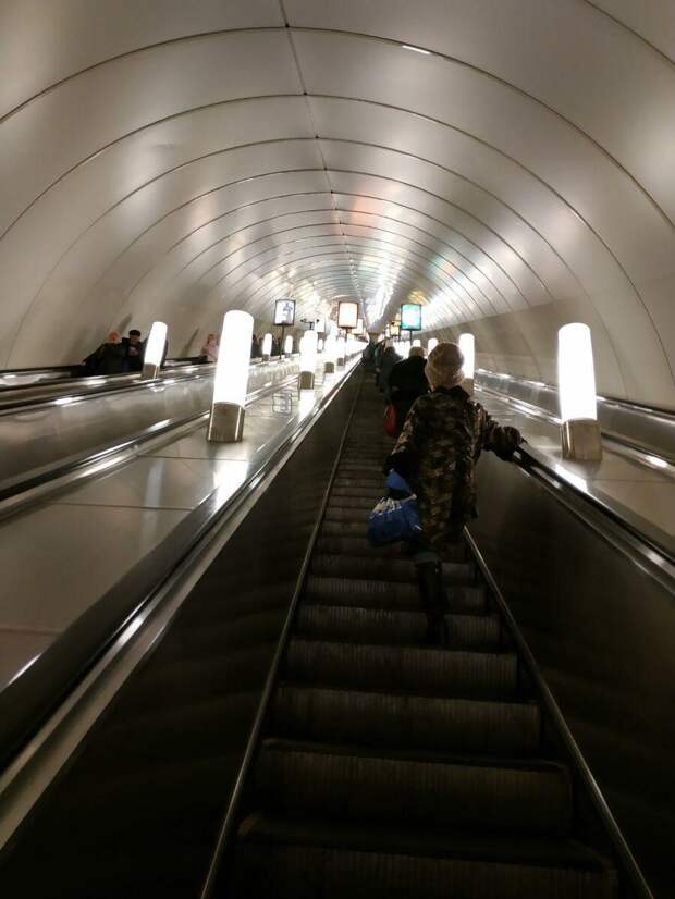 Мое фото в качестве иллюстрации, но не помню, какое это метро