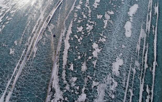 Замерзшая автострада: британцев поразили ледовые переправы в Сибири авто, енисей, ледовая переправа, пейзаж, переправа, природа, фото, фотографии