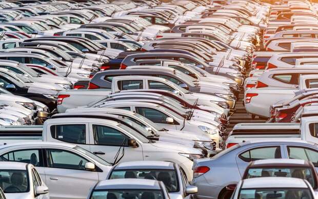 Мировые концерны погрязли в копиях собственных моделей: ради чего их делают?