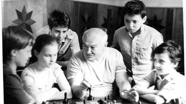 Олимпийский чемпион из Отрадного выпустил книгу о победе в последней «Белой ладье» в СССР
