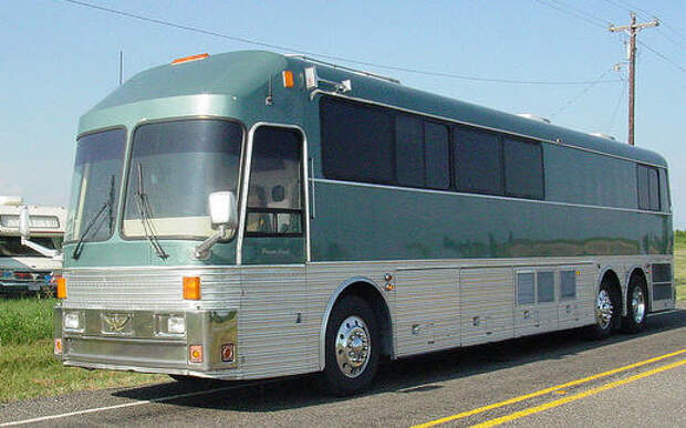 15 Eagle tour bus