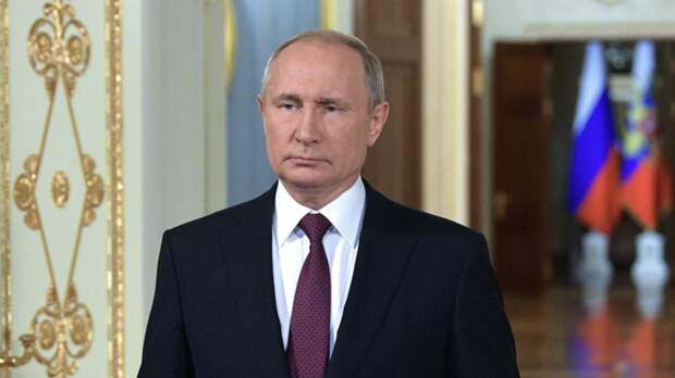 Путин поздравил десантников с Днём ВДВ