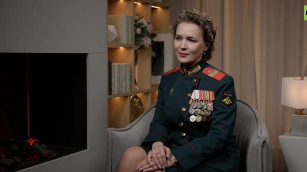 «Слёзы капают в маску, а ты продолжаешь работать»: операционная медсестра — о спасённых жизнях на фронте