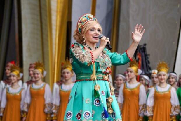 Неожиданный рекорд: Кадышева оказалась самым дорогим артистом на новогодних корпоративах