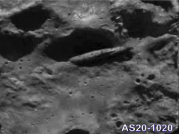 Один из снимков НАСА, на которых виден сигарообразный объект.