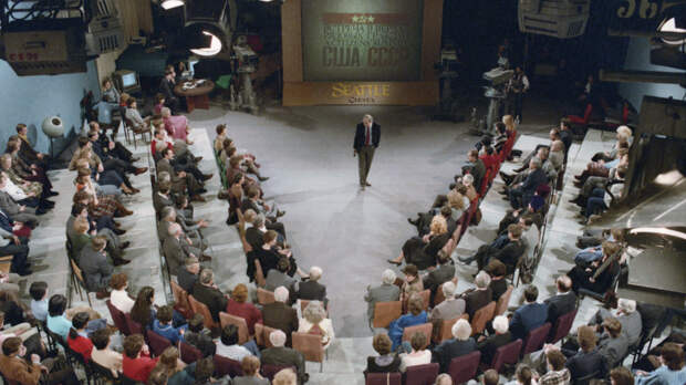 Три часа говорили, о чем хотели: телемосту «Ленинград — Сиэтл» исполнилось 40 лет