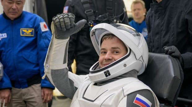 Космонавта Олега Платонова встретили в Звездном городке