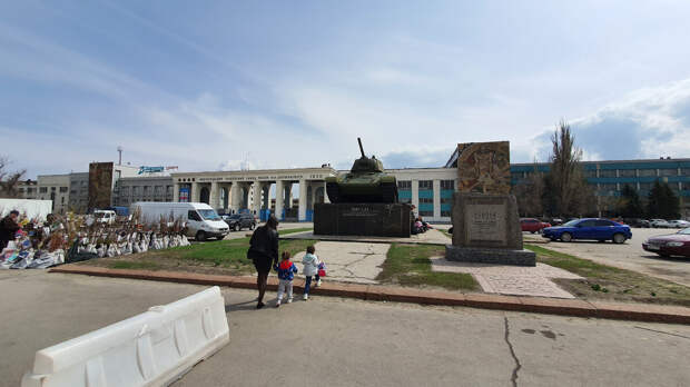 Проходные Волгоградского (Сталинградского ) тракторного завода. Наши дни