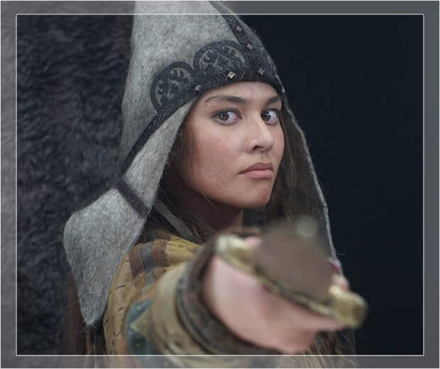 Такой царицу-амазонку изобразили в недавно вышедшем одноимённом художественном фильме. Такой царицу-амазонку изобразили в недавно вышедшем одноимённом художественном фильме.