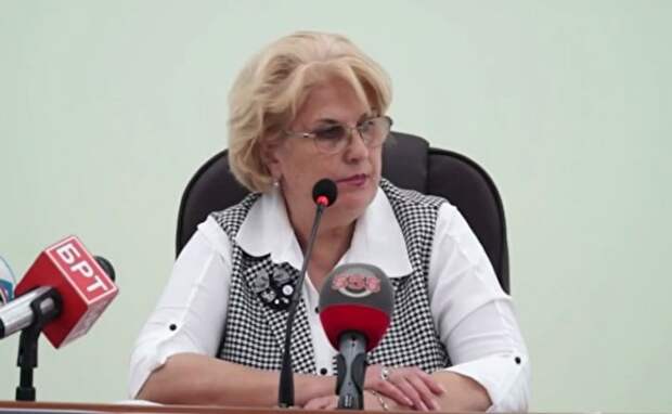 Крымская чиновница, пожелавшая собакам «сдохнуть», попросила не цепляться к словам