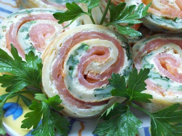 Рулет из рыбы с сыром
