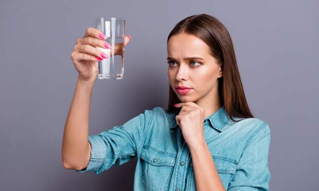 Коктейль из бактерий: почему лучше не пить воду из кулера