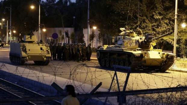Госпереворот в Турции получил внезапное развитие: соседнее государство готовится к бою